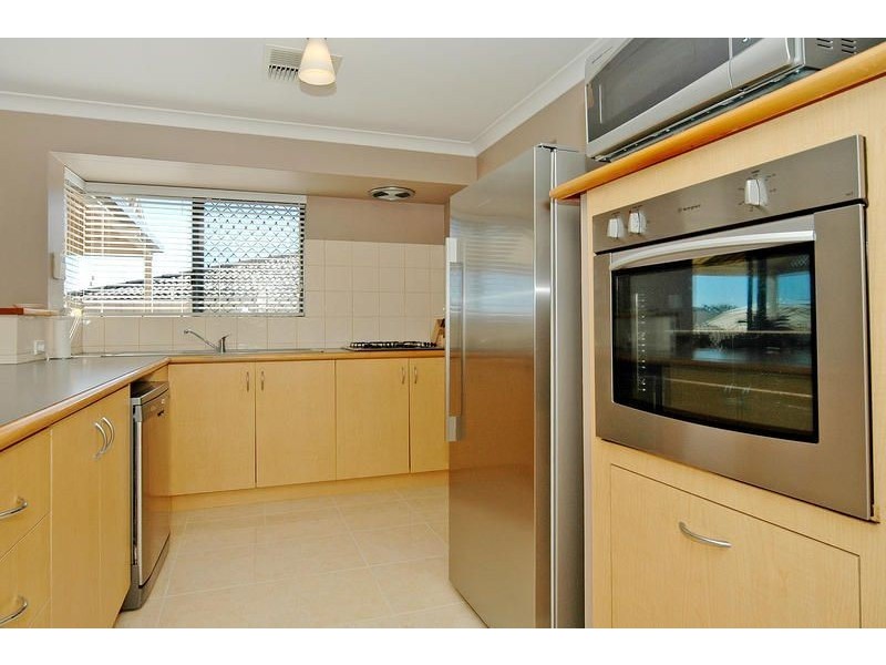 8 Annandale Circle, Kinross WA 6028