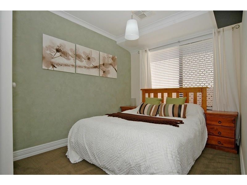 8 Annandale Circle, Kinross WA 6028