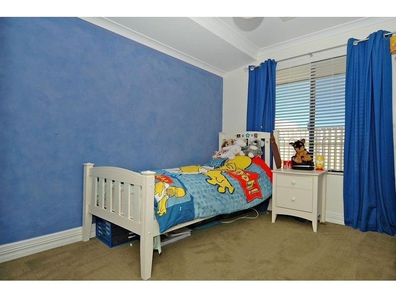 8 Annandale Circle, Kinross WA 6028