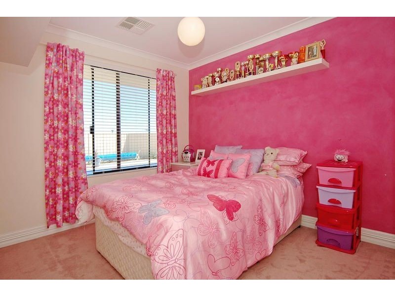 8 Annandale Circle, Kinross WA 6028