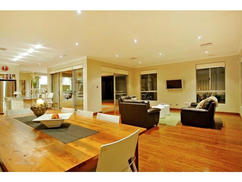 17 Leighton Gardens, Tapping WA 6065