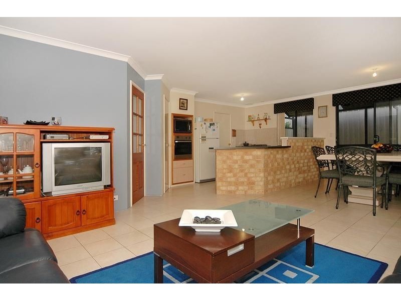 6 Majestic Vista, Madeley WA 6065