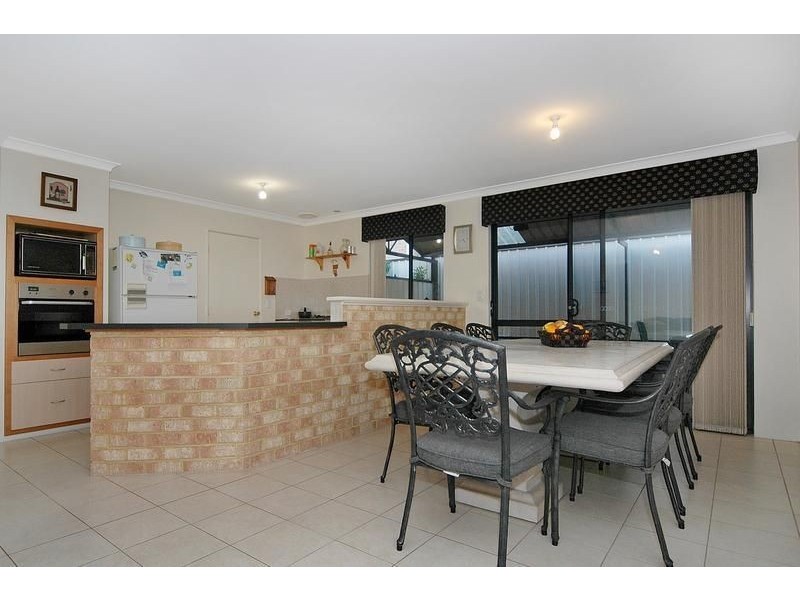 6 Majestic Vista, Madeley WA 6065