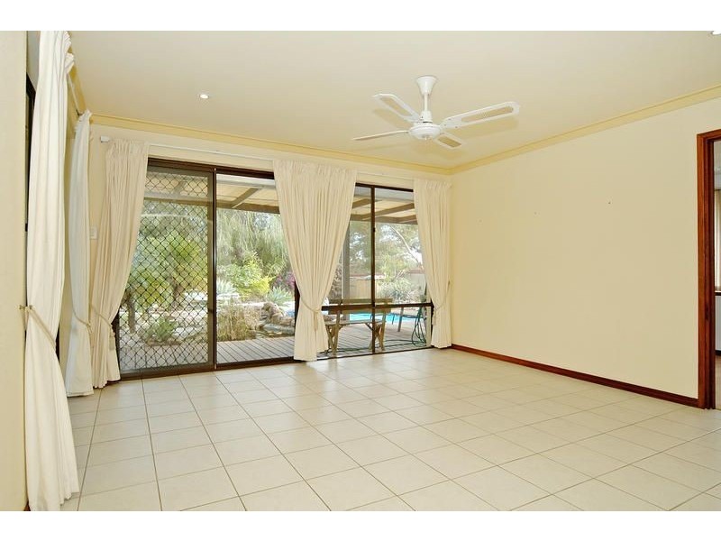 27 Dallas Crescent, Wanneroo WA 6065