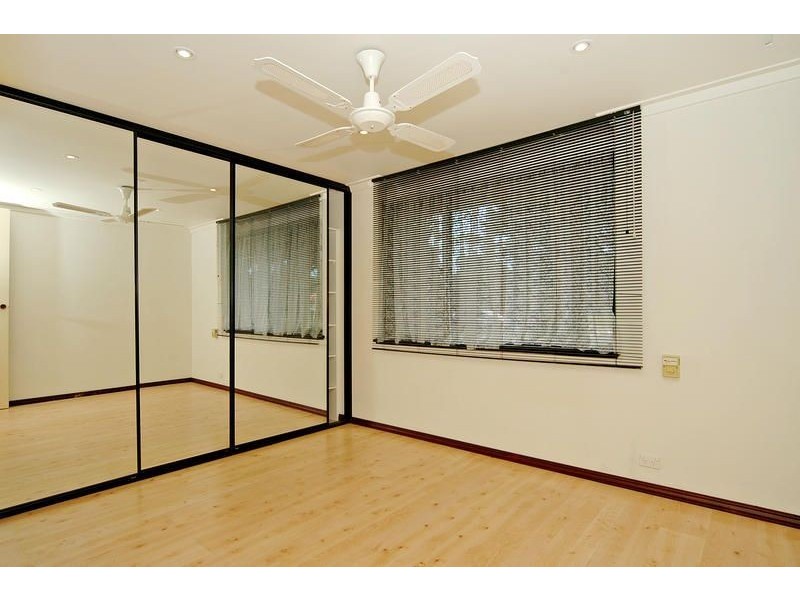 27 Dallas Crescent, Wanneroo WA 6065