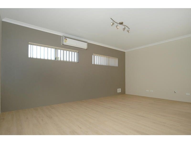 38 Moscow Retreat, Hocking WA 6065