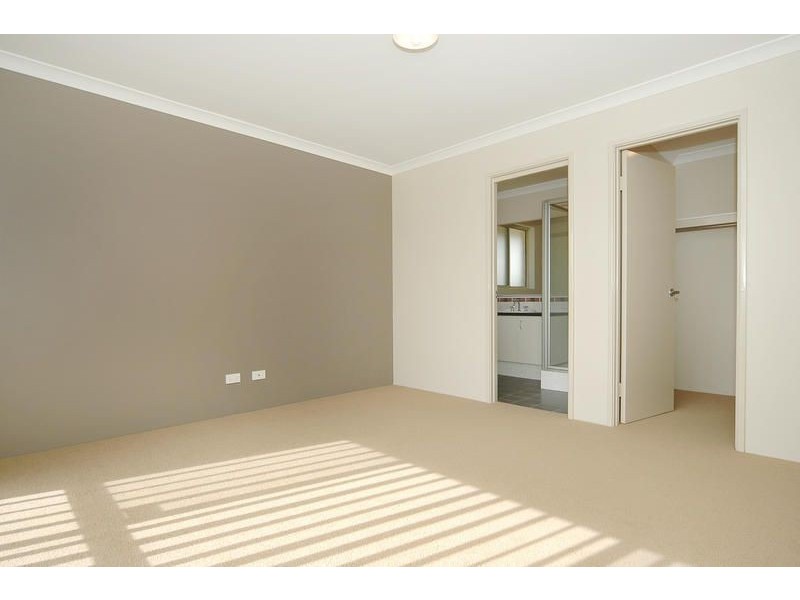 38 Moscow Retreat, Hocking WA 6065