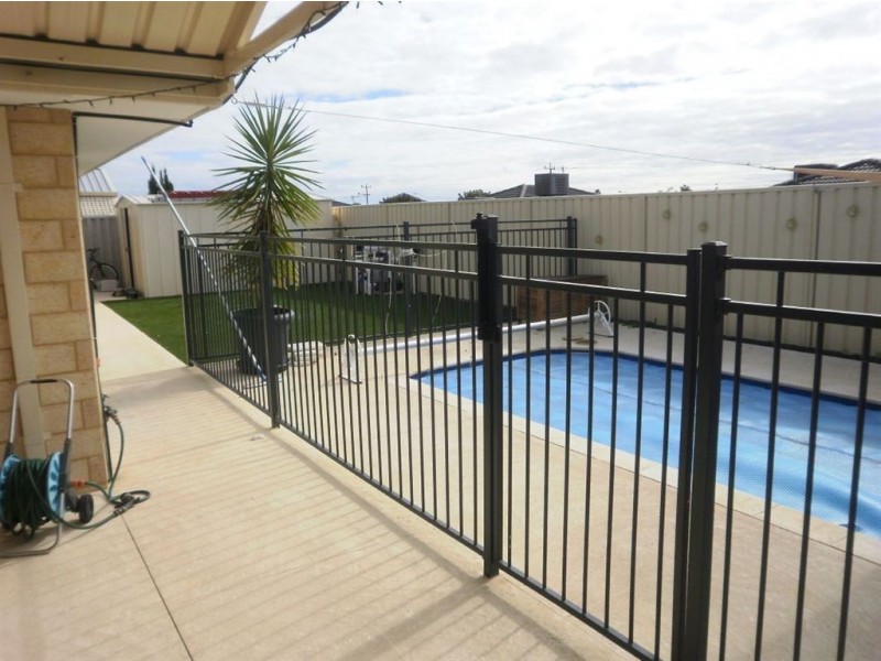 1 Flint Close, Pearsall WA 6065