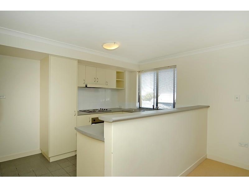 4/6 Wattlebird Loop, Joondalup WA 6027