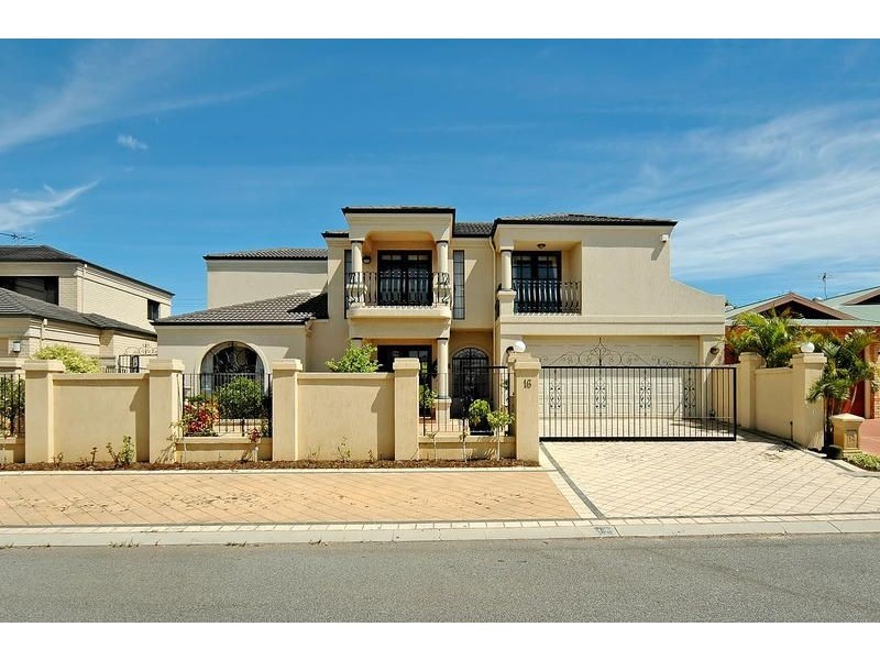 16 Wakeley Way, Duncraig WA 6023