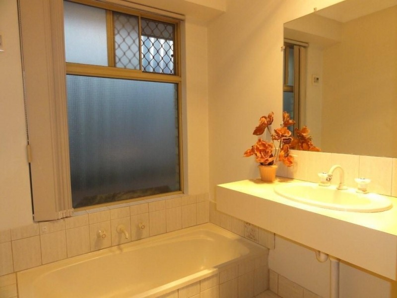 7 Charles Court, Woodvale WA 6026