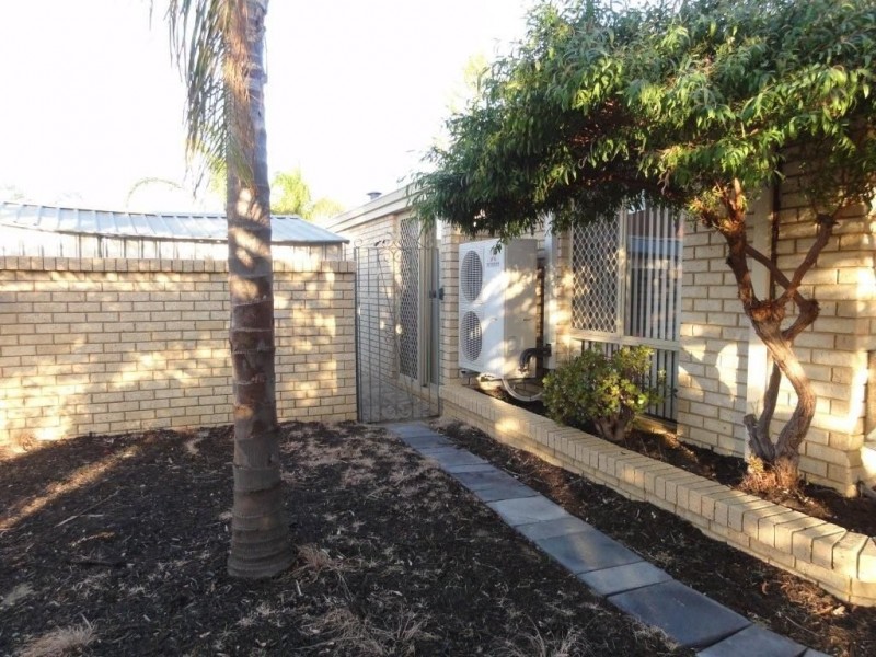 7 Charles Court, Woodvale WA 6026