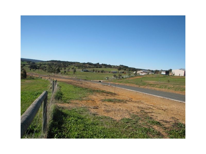 155 Alawoona Circle, Bullsbrook WA 6084
