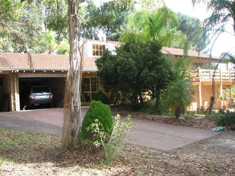 94 LEE-STEERE DRIVE, Mariginiup WA 6065