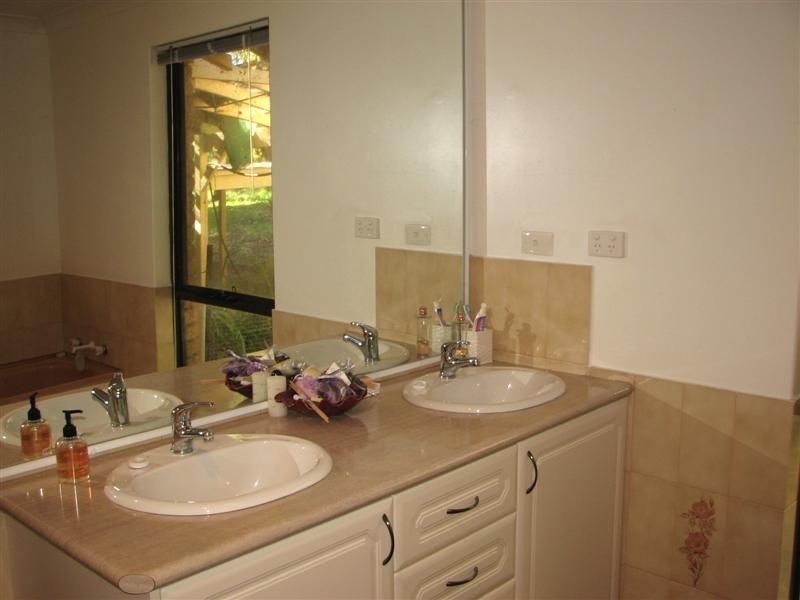 94 LEE-STEERE DRIVE, Mariginiup WA 6065