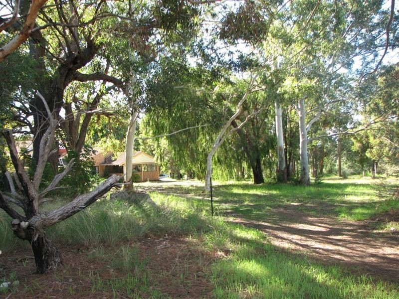 94 LEE-STEERE DRIVE, Mariginiup WA 6065