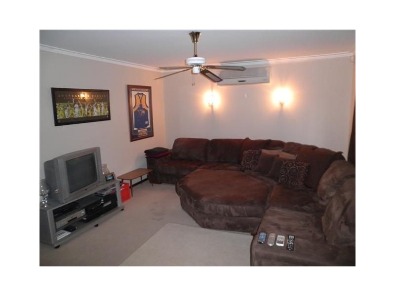 35 Buchanan Way, Padbury WA 6025