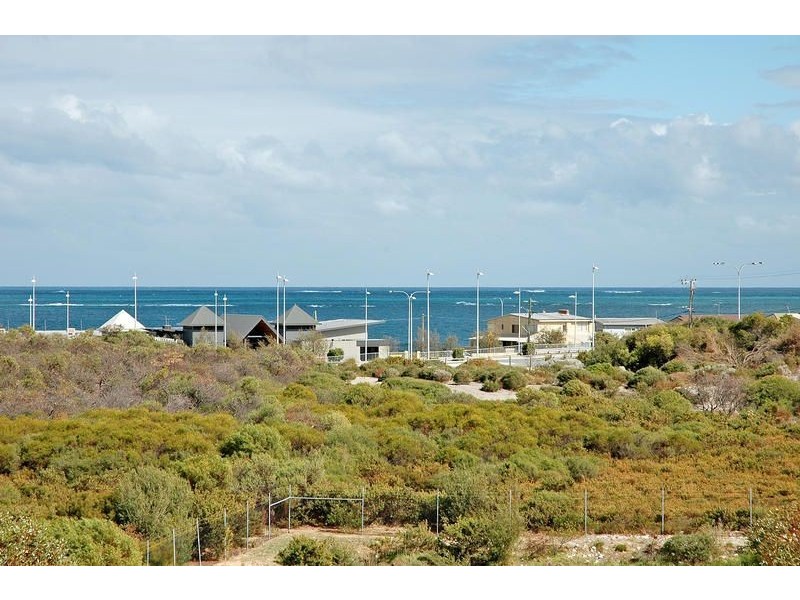 15 Crofton Cove, Mindarie WA 6030