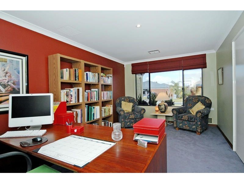 23 Vinciullo Way, Sinagra WA 6065