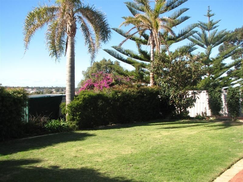 8 Attwood Place, Clarkson WA 6030