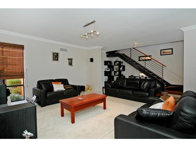 6 O’Mara Boulevard, Iluka WA 6028