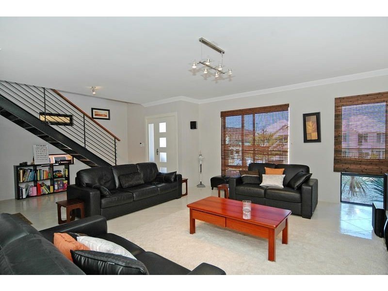 6 O’Mara Boulevard, Iluka WA 6028