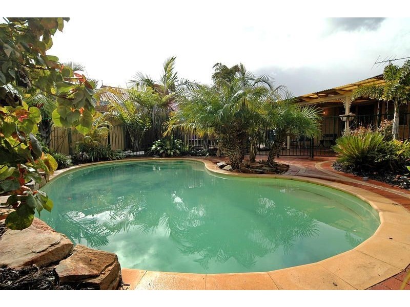 30 Monaltrie Loop, Carramar WA 6031