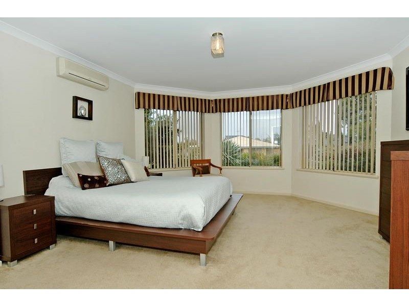 30 Monaltrie Loop, Carramar WA 6031