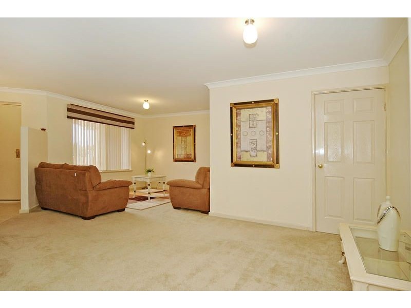 30 Monaltrie Loop, Carramar WA 6031