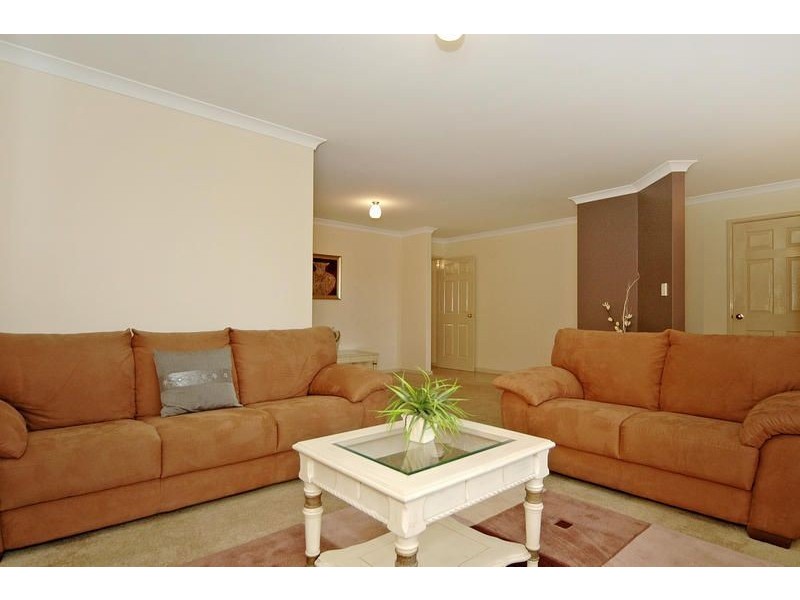 30 Monaltrie Loop, Carramar WA 6031
