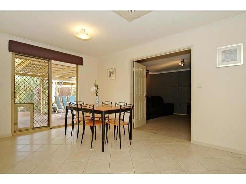 30 Monaltrie Loop, Carramar WA 6031