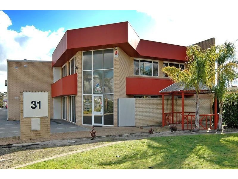 31 Irvine Drive, Malaga WA 6090