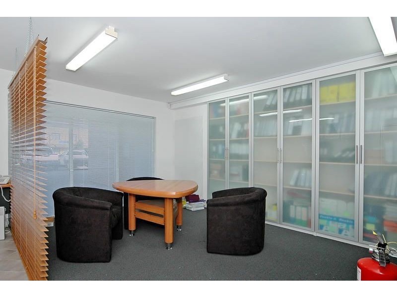 31 Irvine Drive, Malaga WA 6090