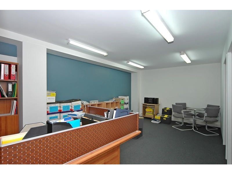 31 Irvine Drive, Malaga WA 6090