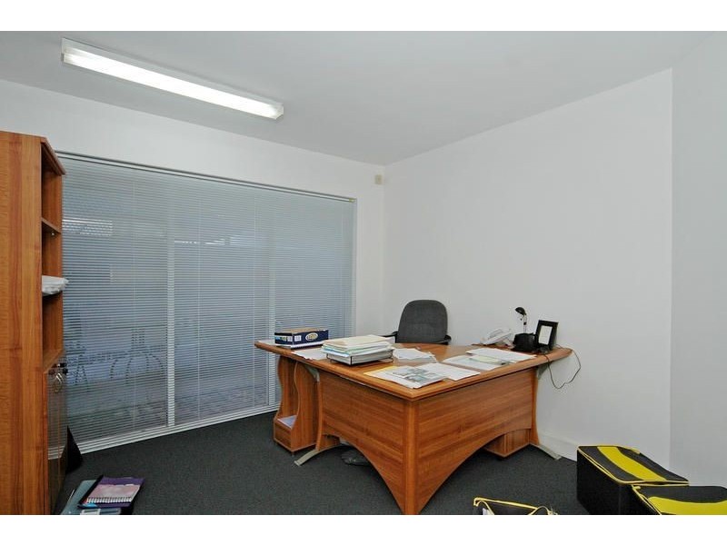 31 Irvine Drive, Malaga WA 6090