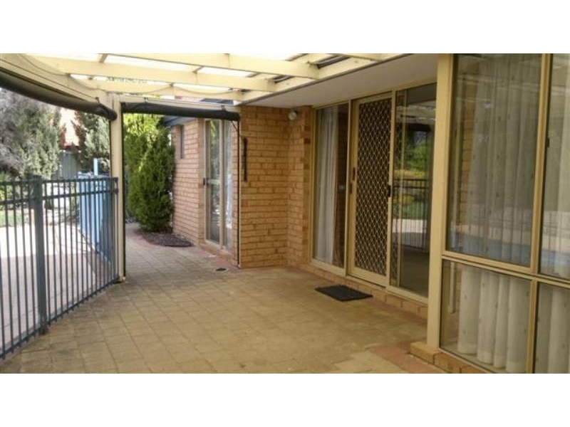 16 Camarino Drive, Woodvale WA 6026