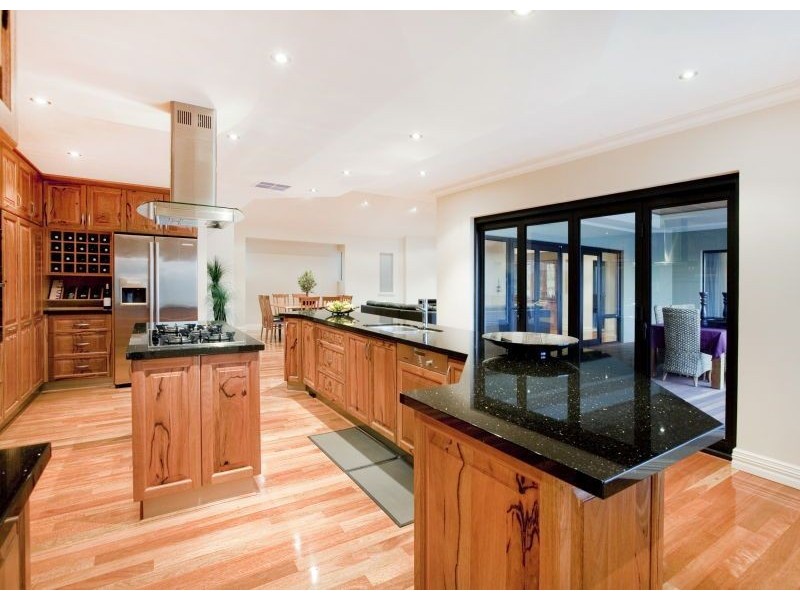 10 Plymouth Cove, Ocean Reef WA 6027