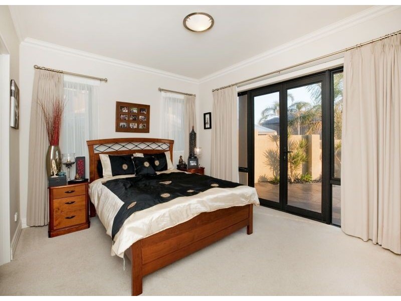 10 Plymouth Cove, Ocean Reef WA 6027