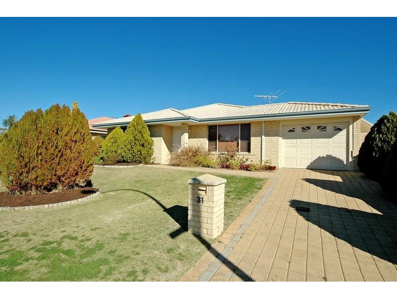 31 St Barnabas Boulevard, Quinns Rocks WA 6030