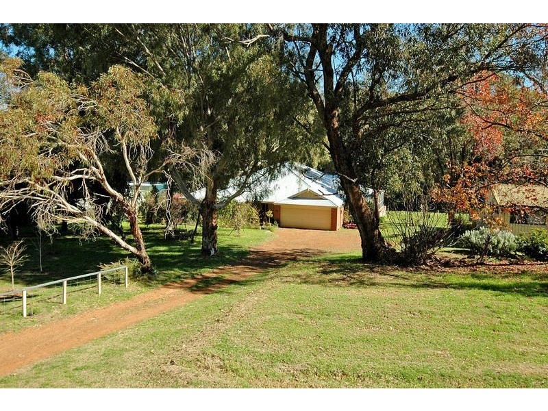 135 Gibbs Road, Nowergup WA 6032