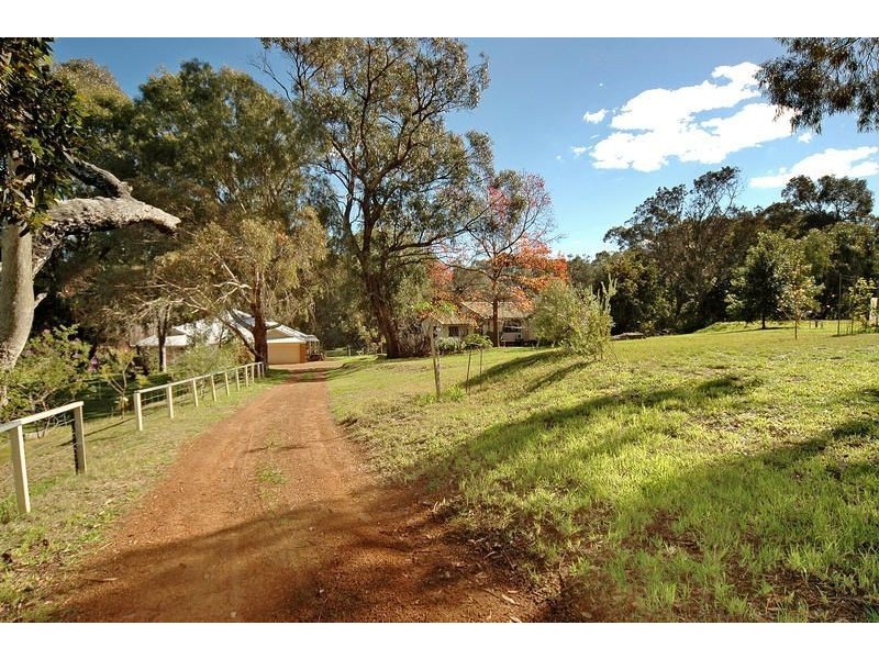 135 Gibbs Road, Nowergup WA 6032