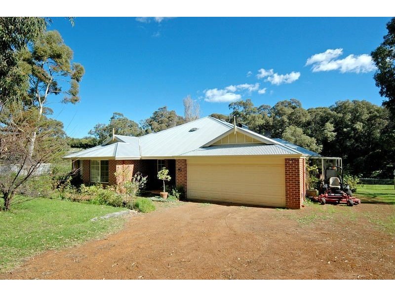 135 Gibbs Road, Nowergup WA 6032