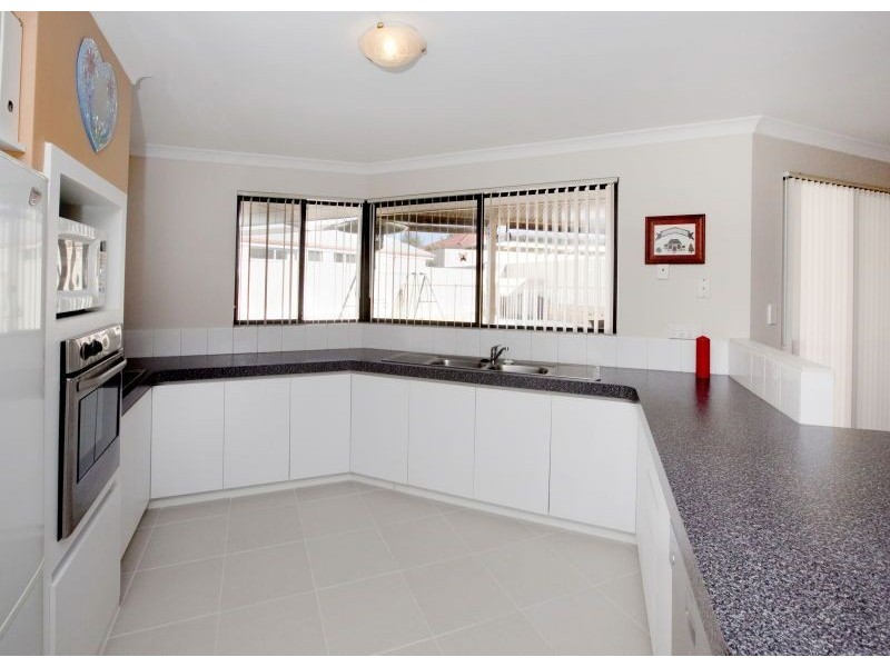 14 Lochmaben Retreat, Kinross WA 6028