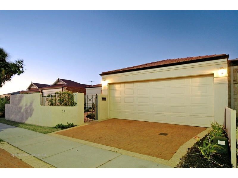 32 Miramare Boulevard, Currambine WA 6028