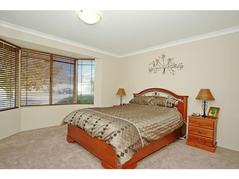5 WALLIS AVENUE, Clarkson WA 6030