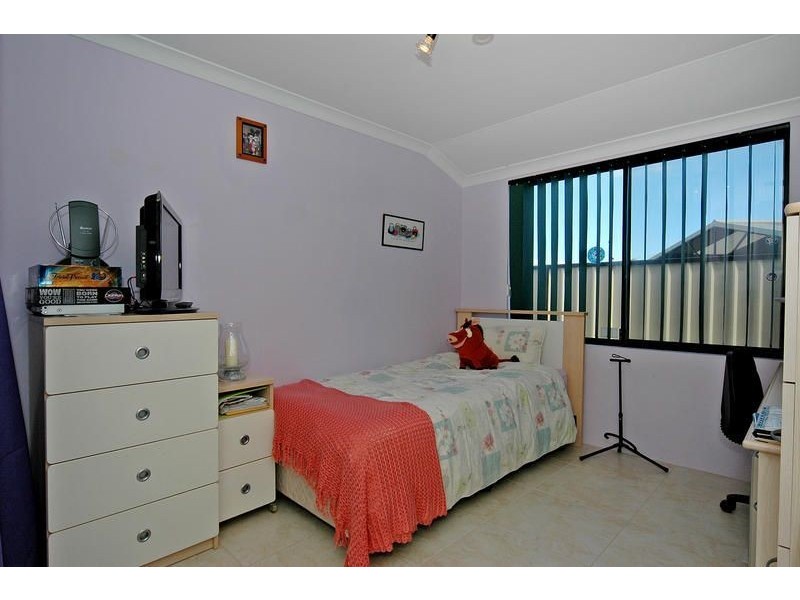 25 Allanbi Circle, Carramar WA 6031