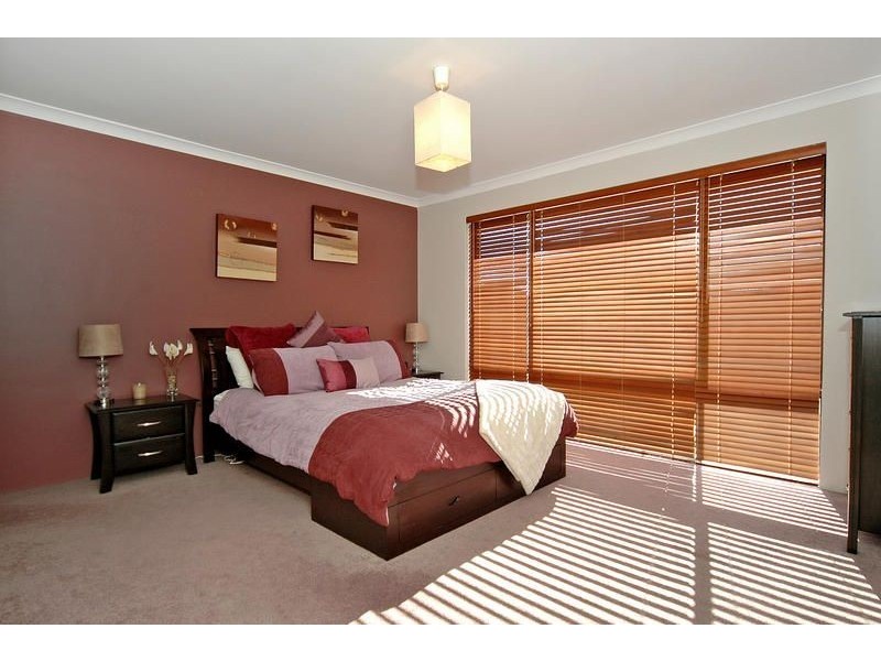 4 Enfield Turn, Carramar WA 6031