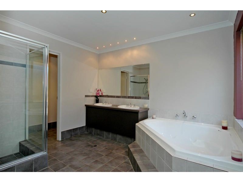 4 Enfield Turn, Carramar WA 6031