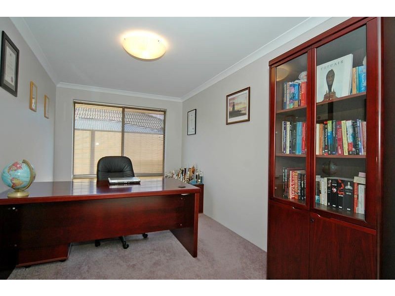 4 Enfield Turn, Carramar WA 6031