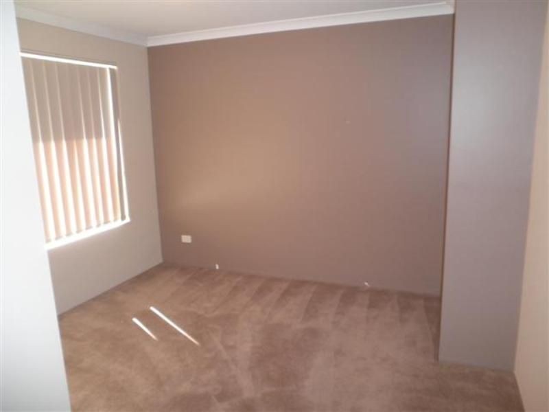 7 Messina Drive, Sinagra WA 6065